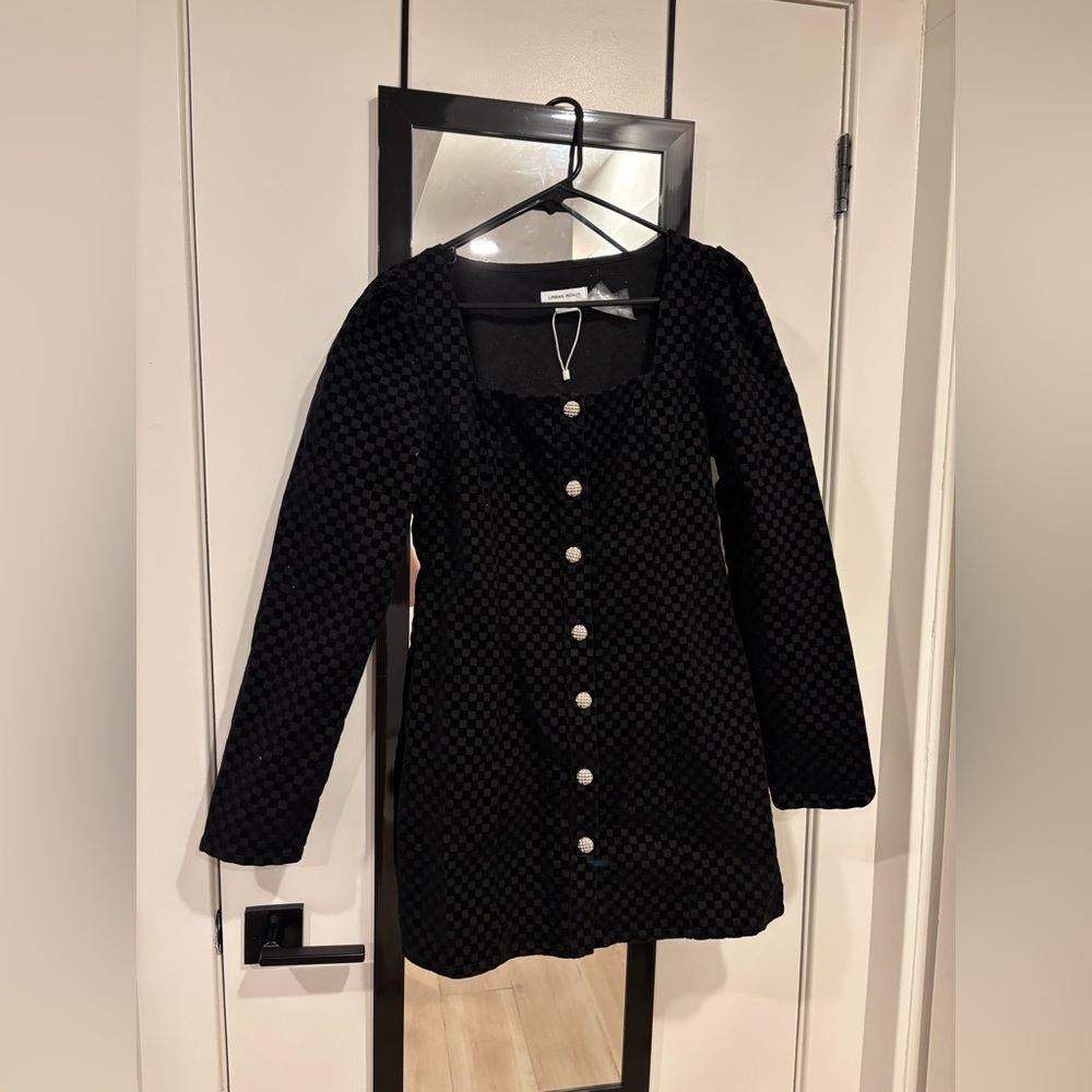 Elegant Black Long Sleeve Dress with Button Accents